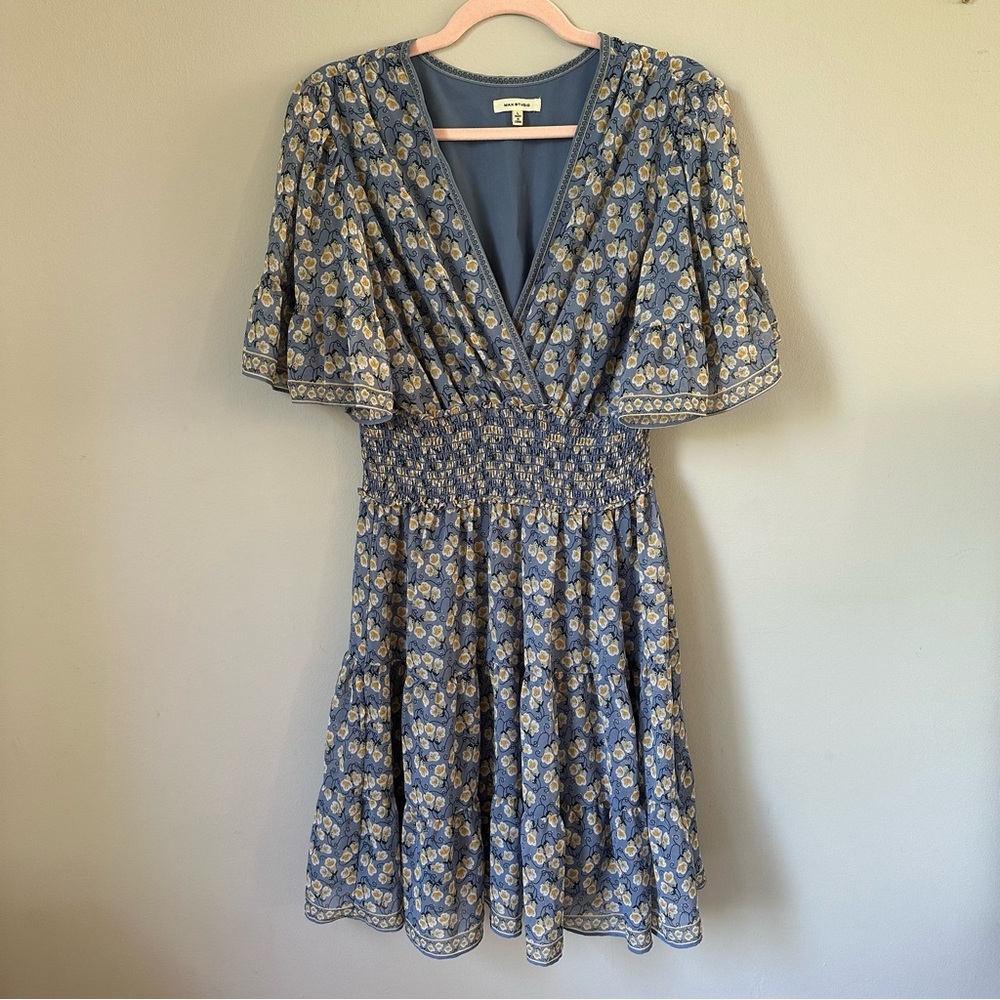 Max Studio women’s short dress size L V-neck flutter sleeve stretchy waist blue